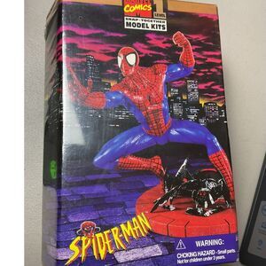Vintage 1996 Marvel Spiderman Model Kit